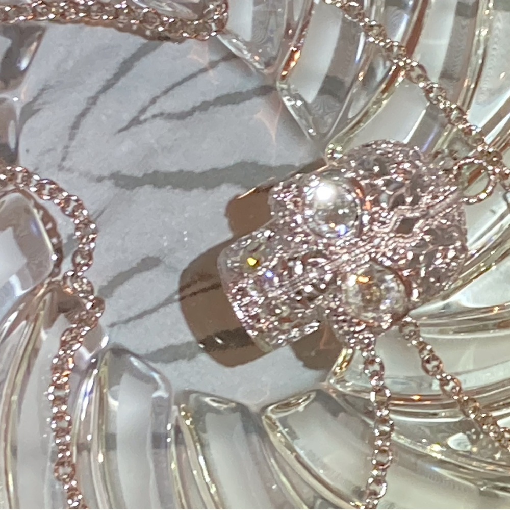 Alexander McQueen Crystal Scull Pendant Necklace. - Picture 5 of 13
